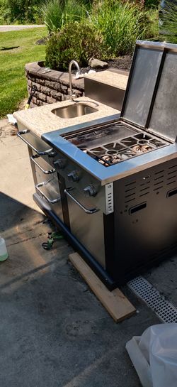 Outside kitchen granite top