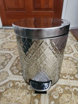 1 Gallon Trash Can