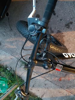 Fat tire off road mountain bike