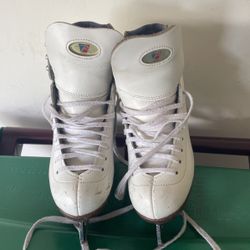 Riedell Figure Skate - Size 2 1/2 0