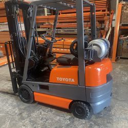 Toyota 3000lb Forklift 