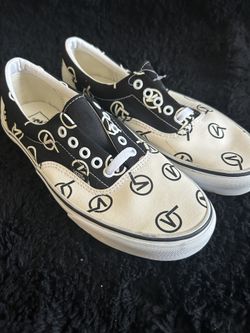 New Vans Off The Wall Circle V Beige And Black Sneakers
