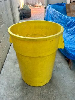 Continental Round Huskee Trash Can 44 Gallon Yellow industrial