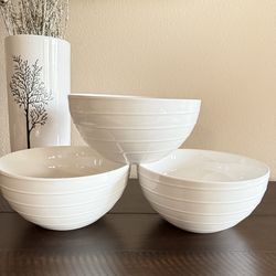 Mikasa swirl 8" serving bowl(dishwasher/microwave safe)