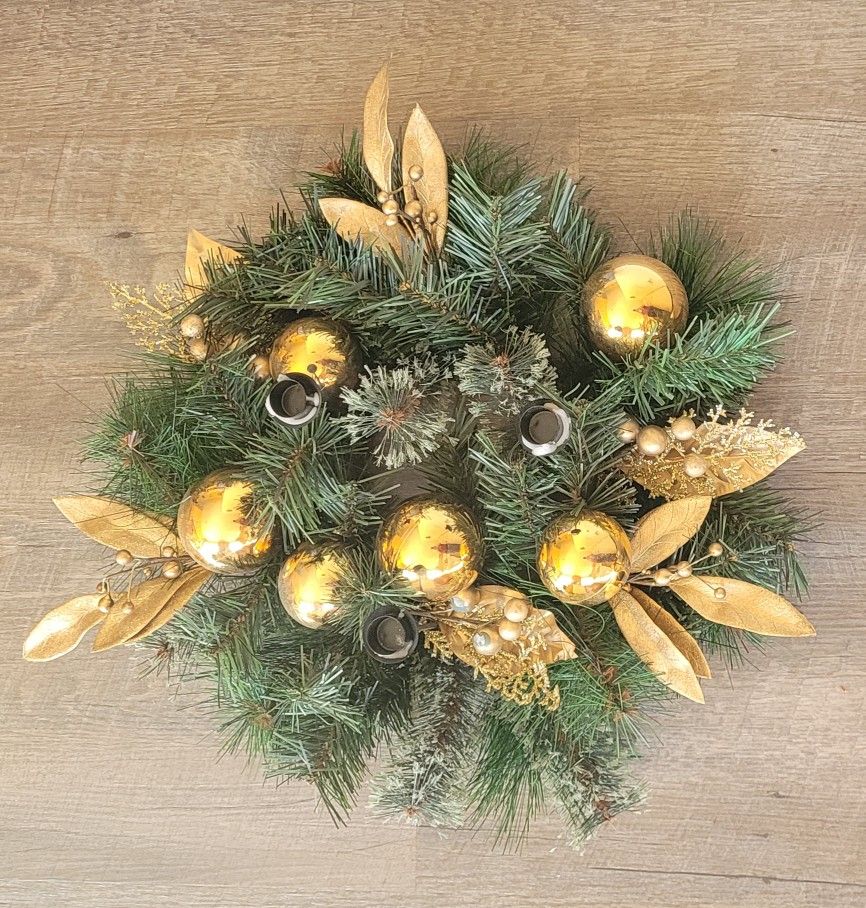 Christmas Centerpiece With 3 Candle Holders