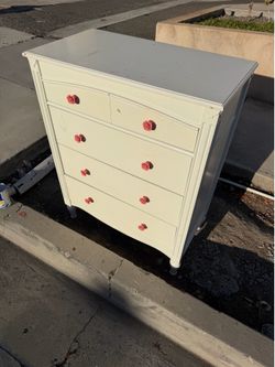 Girls Dresser