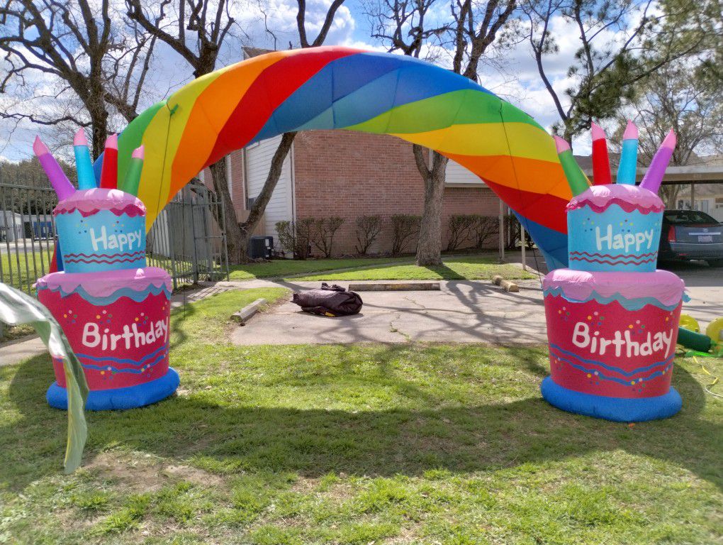 Inflatable Arch & Birthday Cakes 