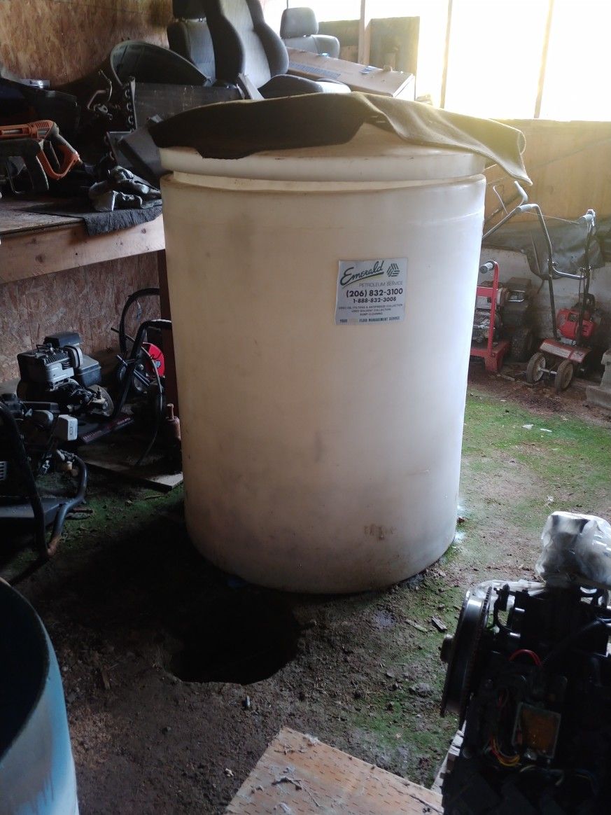400gal Poly Container