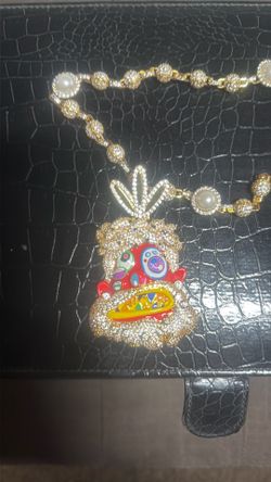 Utopia pendant and chain