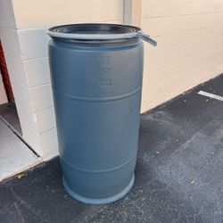 77 Gallon Regrinded Plastic Open Head NON-UN Rated Poly Drum with Ring Lock Lid