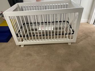 Toddler crib