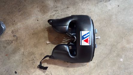 Authentic Black Winning Boxing Headhear