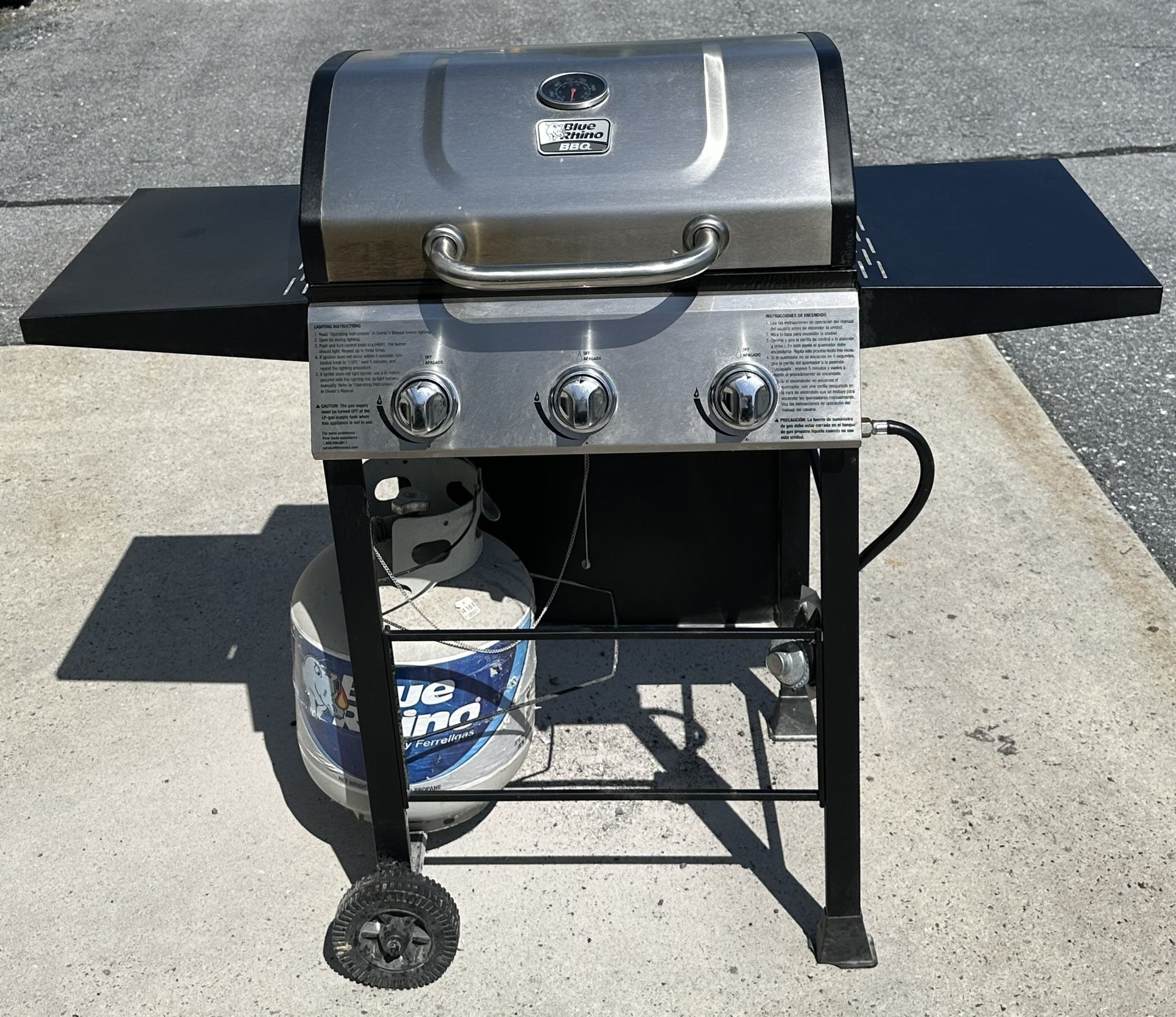 Blue Rhino Black and Stainless Steel 3-Burner Liquid Propane Gas Grill. 