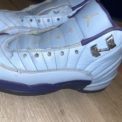 Used  Jordan 12 Retro “Hornets” Size 5Y
