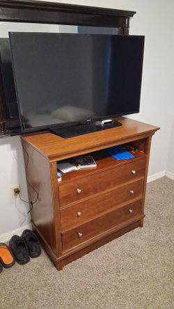 Brand new 45' Samsung tv with cabinets