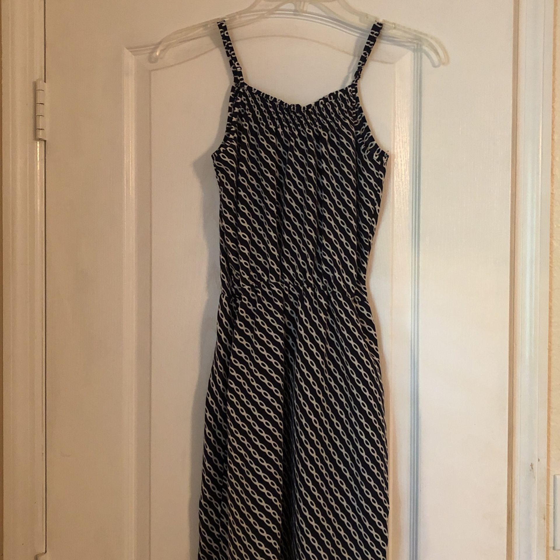 Gap extra small women’s beautiful sundress with blue and white