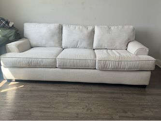 $40 Queen-Size Sleeper Sofa / Pull-Out Bed – $40