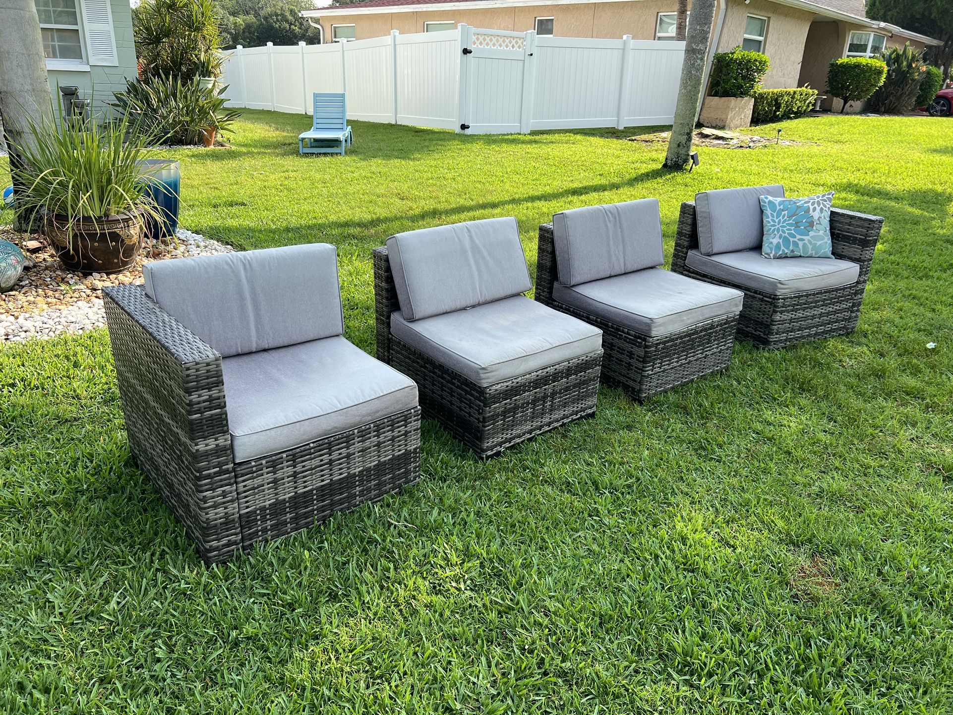 Beautiful outdoor furniture cushions zip off for easy cleaning for Sale