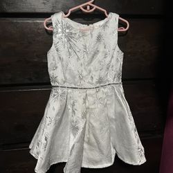 Disney Sweater And Elsa Dress  5 Each 