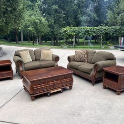 Broyhill Living Room Set (5pcs) 
