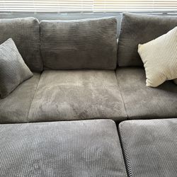 Sectional Sofa With 2 Ottoman And 6 Pillows 