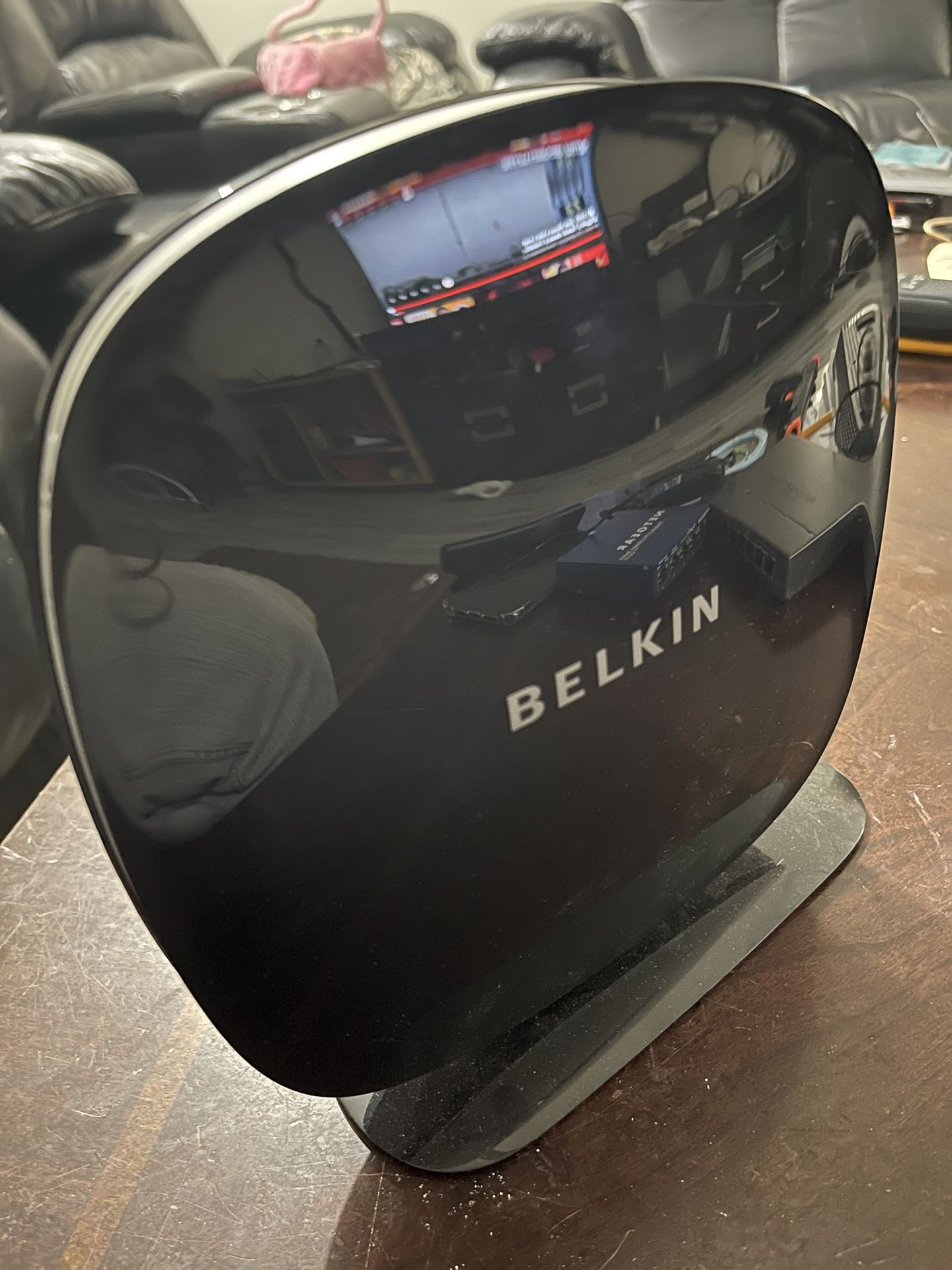 Belkin N750 DB Wireless N+ Router Model F9K1103v1 with charger. 