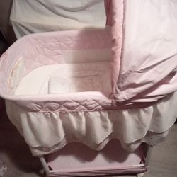Pink Baby Bassinet ( No Stains Grand baby  Used It A Couple Times When She Came To Visit.