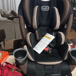 NEW! Evenflo All In One DLX Car Seat 