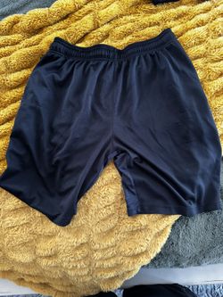 Basketball Shorts (size L)