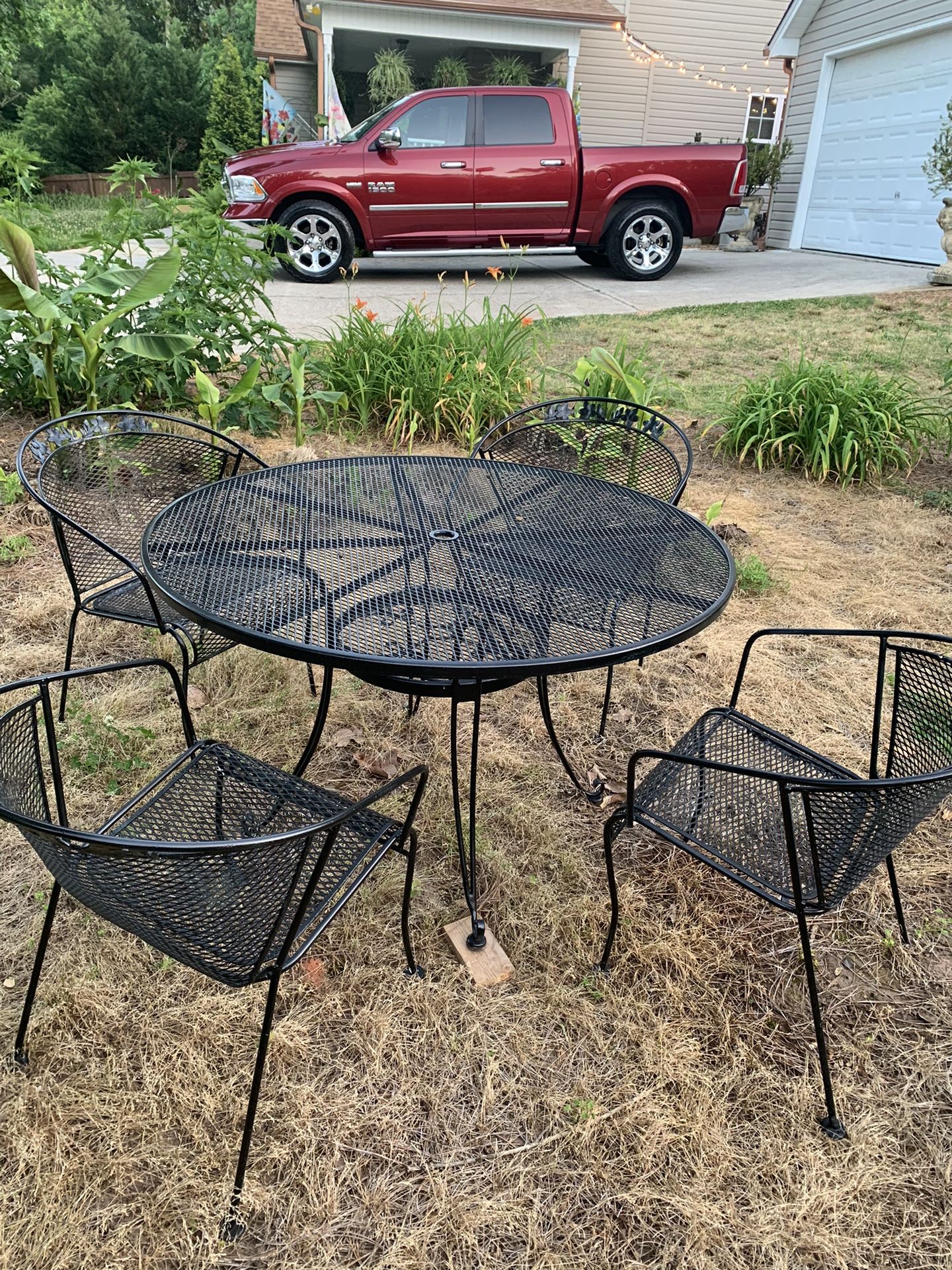 Patio Side Table And Four Chairs Wrought Iron Black
