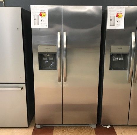 Frigidaire Side By Side Refrigerator With Water Dispenser 💥💥 2D2Y