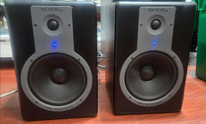 M-Audio Studiophile BX8a Deluxe 8” Powered Studio Monitors Pair