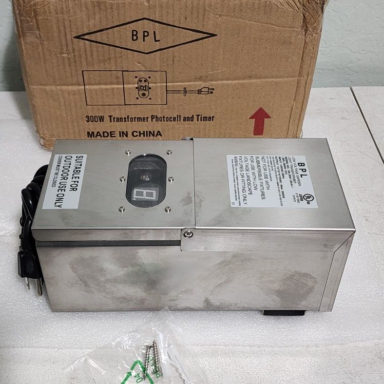 300 Watt Stainless Steel Low Voltage Transformer 12-15 Volt Multi-Tap