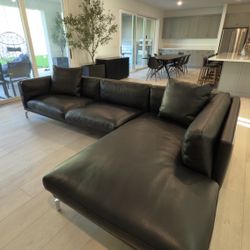 COMO Sectional Sofa – Design Within Reach