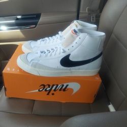 BLAZER MID '77 VNTG SIZE 13 MENS