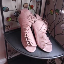 Size 10 Pink Shoe