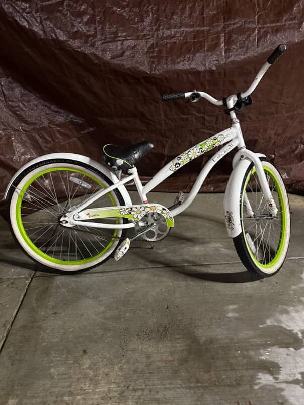 Diamondback Della Cruz Girls Cruiser Bike 24 Inch Wheels