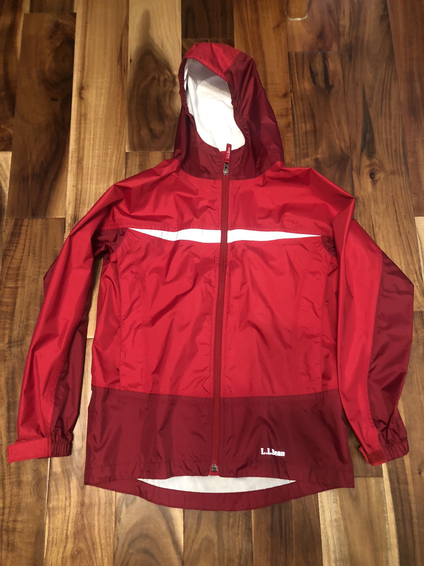 Rain jacket Llbean Size 14-16 youth  Excellent Condition 