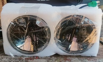 7"  round LED headlights for Jeep Wrangler brand new $35