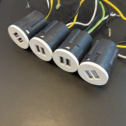 4 X Bocci 22 USB Type-A, 120-220V