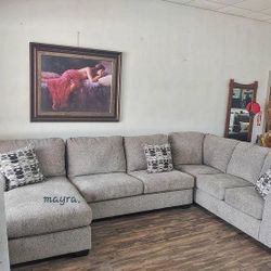Brand New/ Gray Oversized Sectional, Seccional, Couch 