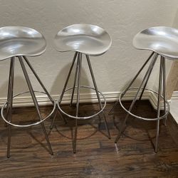 MCM STOOLS