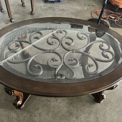 Living room/ coffee Table