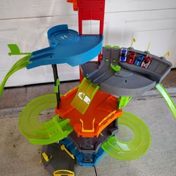 Maisto Fresh Metal Megatropolis Deluxe Playset