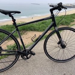 Cannondale Quick 4. 9 Speed Medium Size Lightweight Aluminum Frame With Hydraulic Disc Brakes 