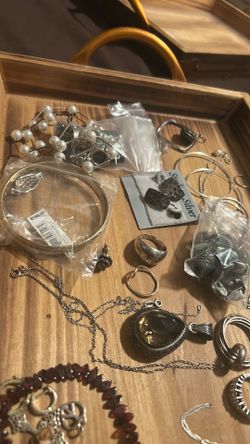 This is all 925 silver jewelry all stamped all in good condition wearable 189 g only serious buyers