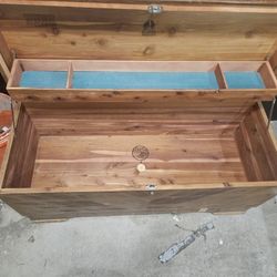 *ANTIQUE WWII LANE ALTAVISTA CHEST*