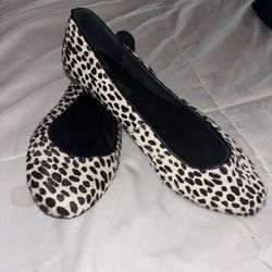 Beautiful Women’s ANN TAYLOR Leopard Print Calf Hair Flats, Tag Size 8M