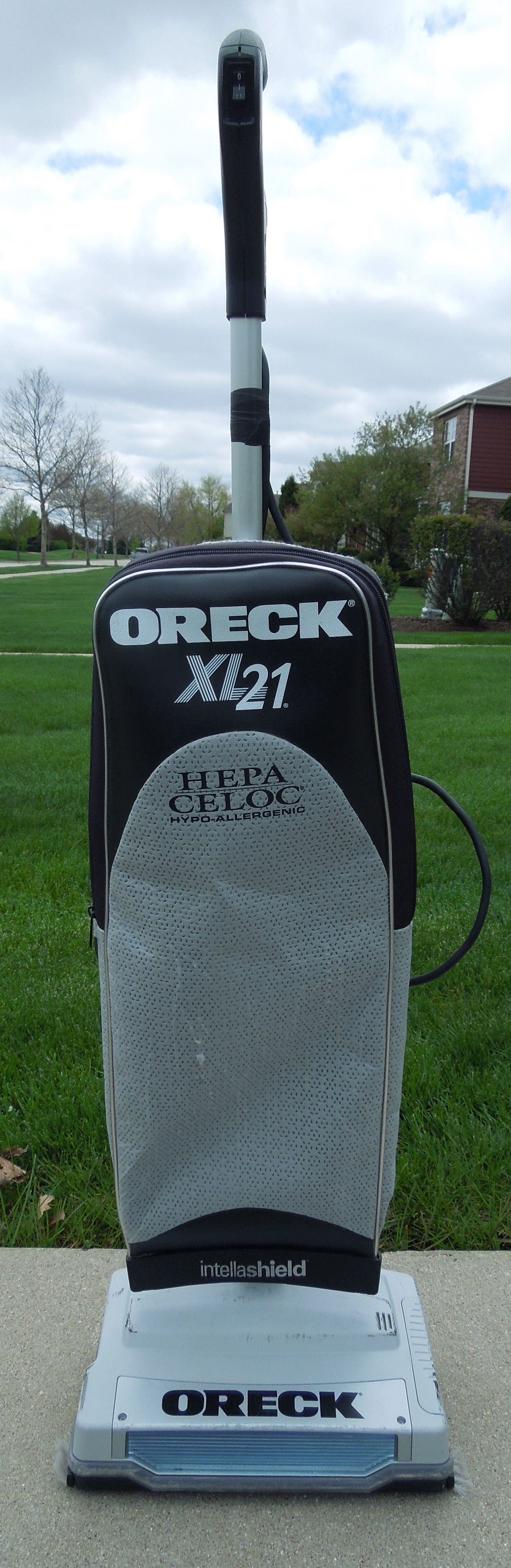 Oreck XL21 HEPA vacuum 2 speed, refurbished, very clean