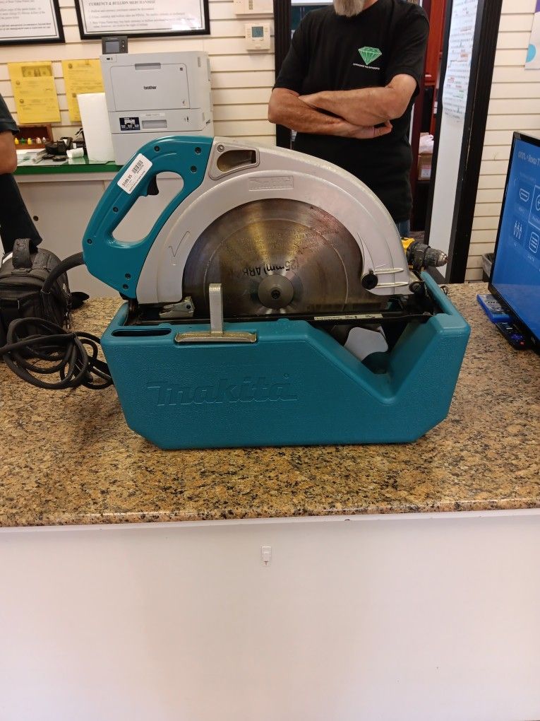 Makita 5402na Circular Saw